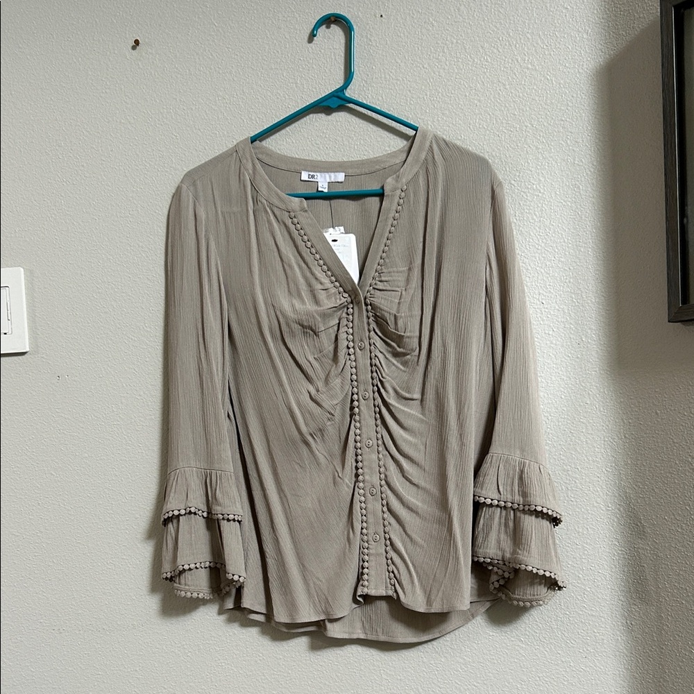 NWT-DR2 Grey Ruched Blouse with Flared Sleeves
